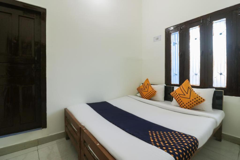 Oyo Hotel Radhe Krishna Marriage Hall Lucknow Exteriör bild