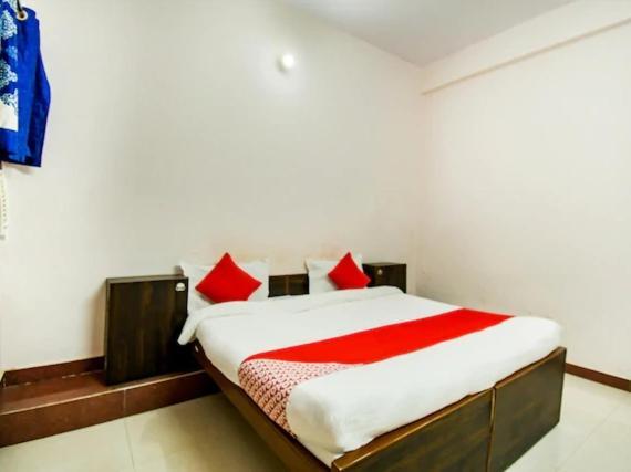 Oyo Hotel Radhe Krishna Marriage Hall Lucknow Exteriör bild