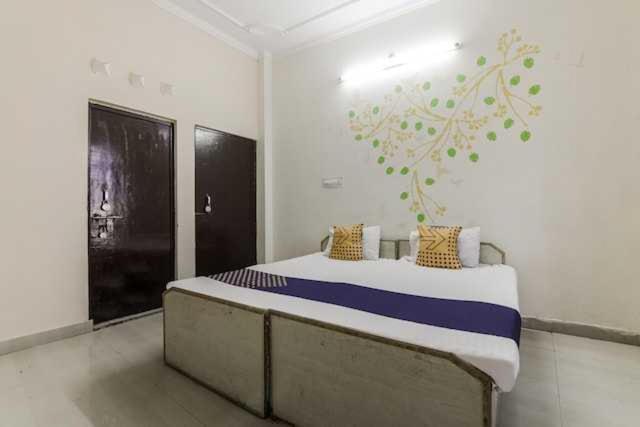 Oyo Hotel Radhe Krishna Marriage Hall Lucknow Exteriör bild