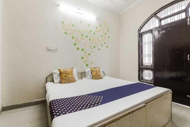 Oyo Hotel Radhe Krishna Marriage Hall Lucknow Exteriör bild